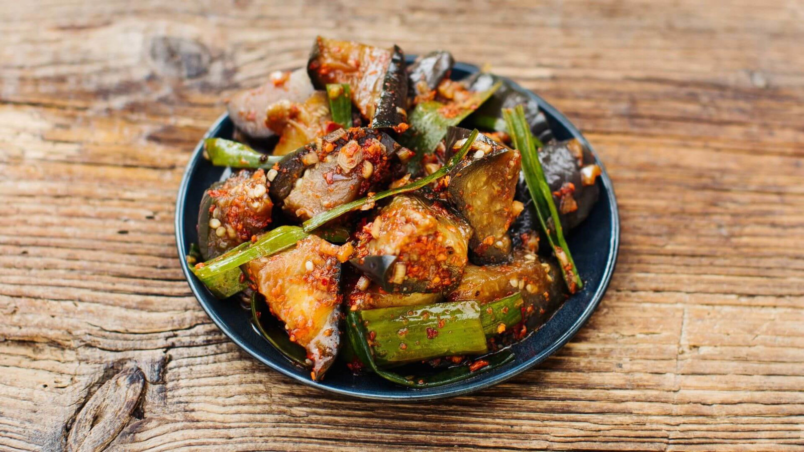 Image of Banchan: Gedämpfte Aubergine mit Chiliflocken