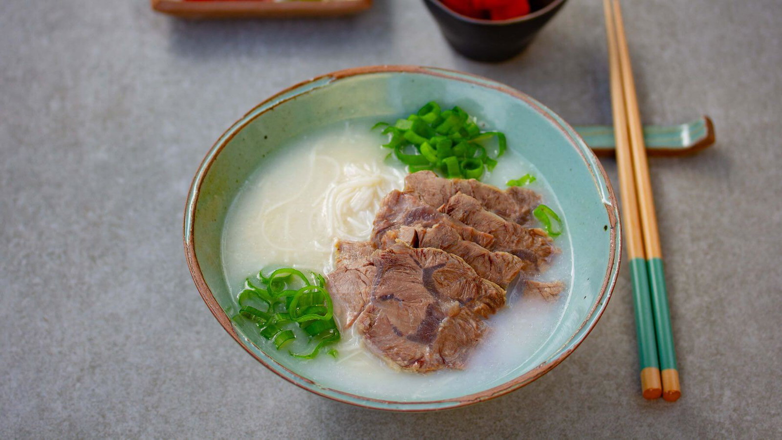 Image of Koreanische Markknochensuppe -Seolleongtang