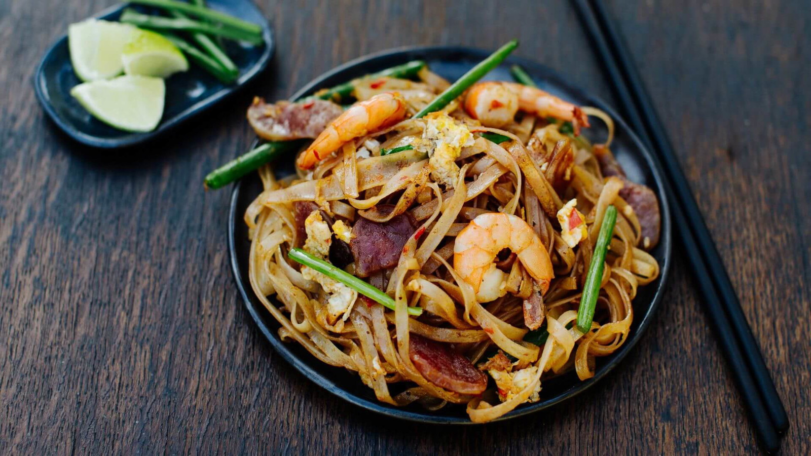 Image of Char Kway Teow - Gebratene flache Reisnudeln