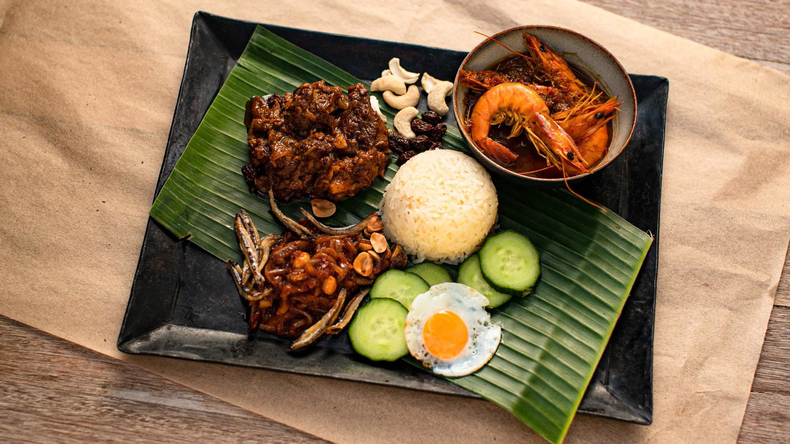 Image of Nasia Lemak - Kokosreis mit Curries und scharfem Sambal aus Malaysia