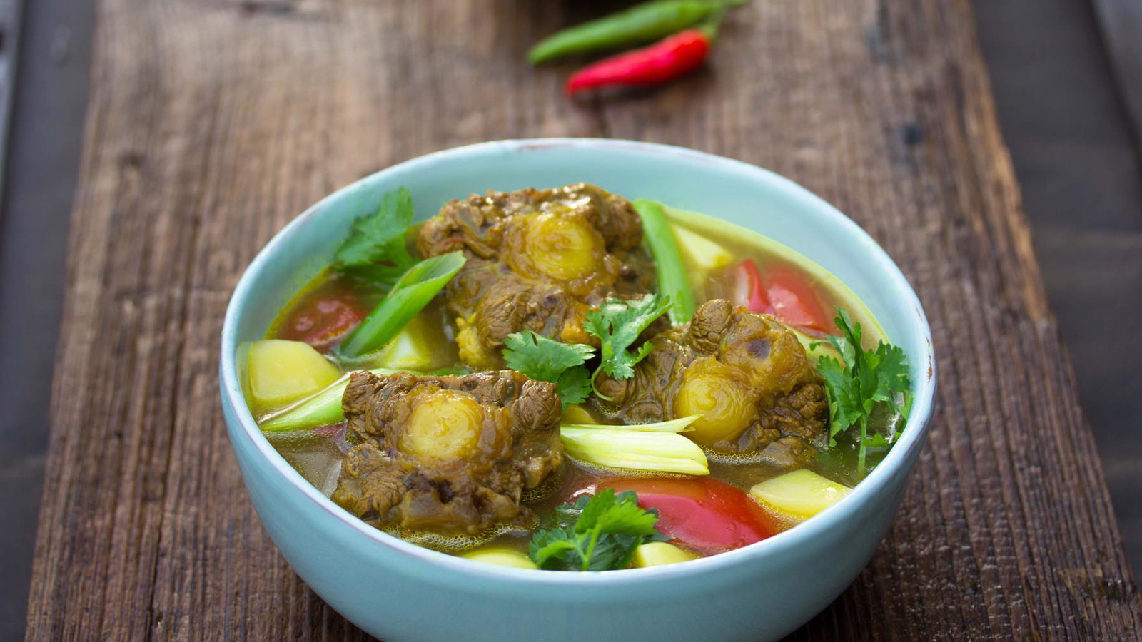 Image of Muslimische Ochsenschwanzsuppe aus Thailand - Sup Hang Wua