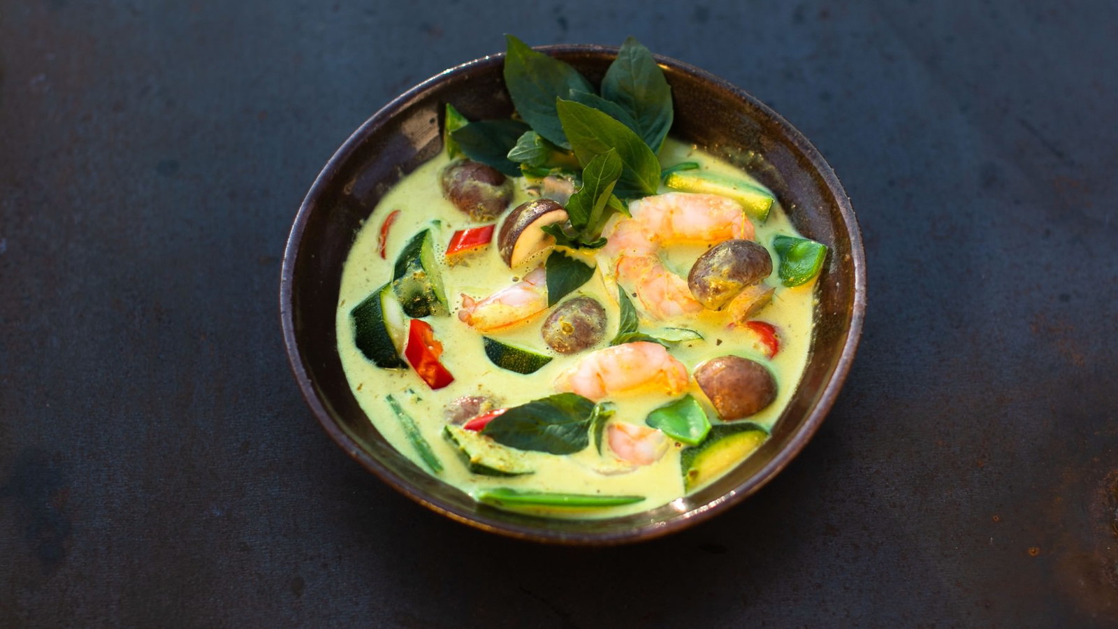 Image of Grünes Thai-Curry mit Garnelen - ganz einfach