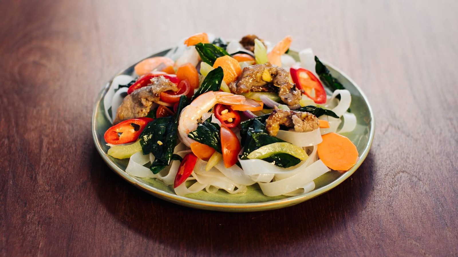 Image of Pho Xao - Gebratene Pho-Nudeln aus dem Wok
