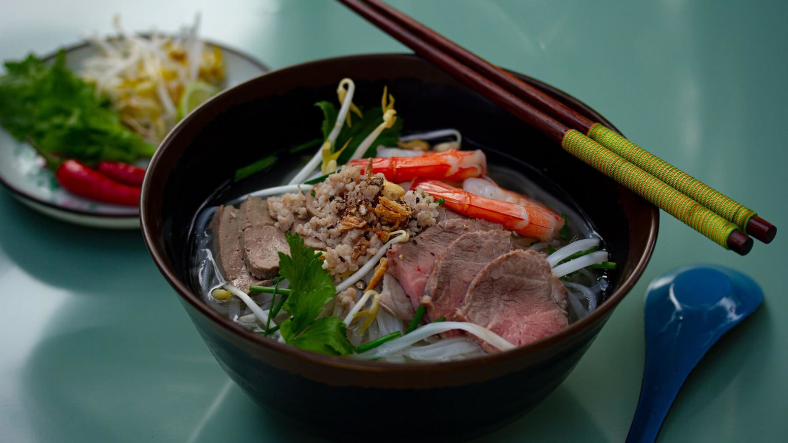 Image of Hu Tieu Nam Vang - Nudelsuppe mit Shrimps und Schweinefleisch