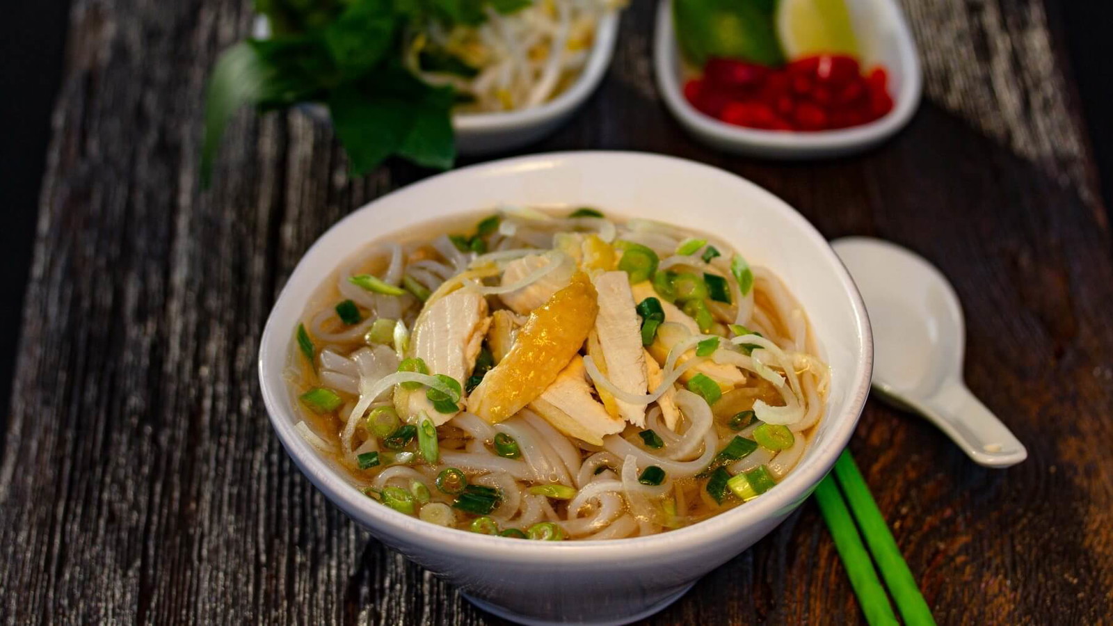 Image of Pho Ga – Vietnamesische Nudelsuppe mit Huhn