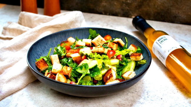 Image of Salat mit Granatapfel & Mango-Dressing