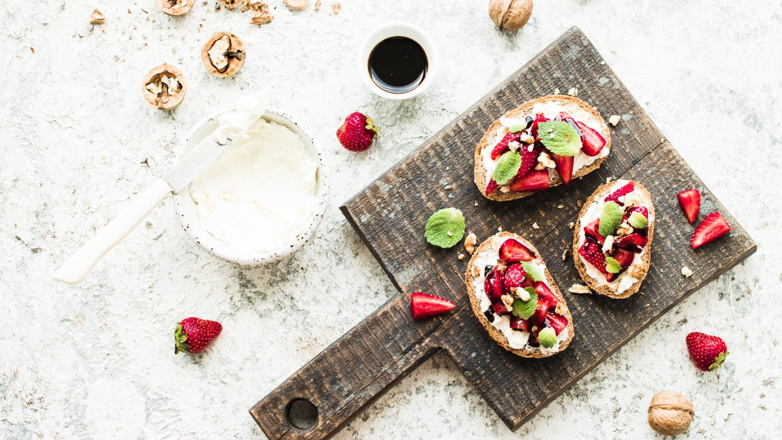 Image of Strawberry Ricotta Toasts with Balsamic Glaze