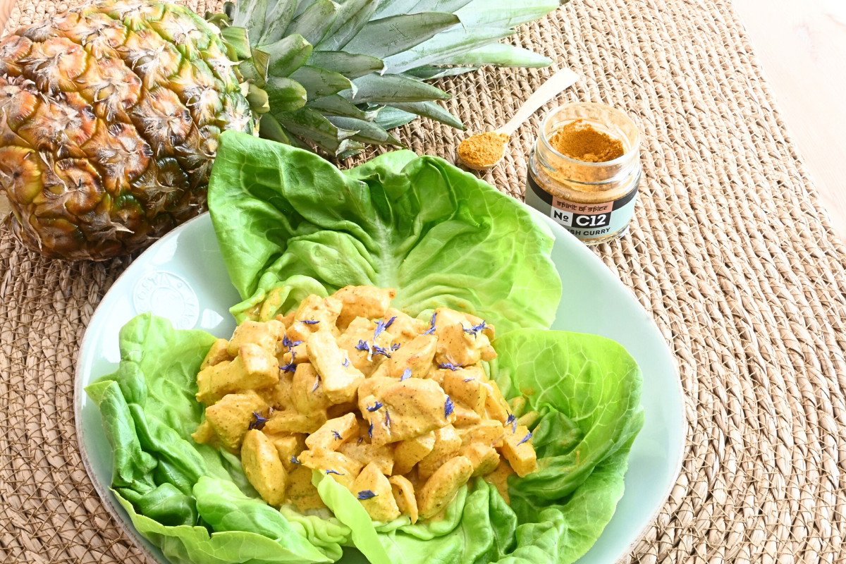 Poulet-Curry Salat mit Ananas, frisch & exotisch