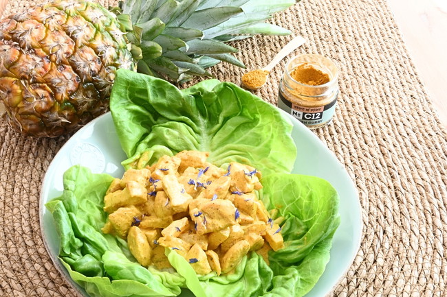 Image of Poulet-Curry Salat mit Ananas – frisch & exotisch