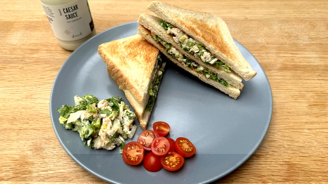 Image of Caesar Salad Sandwich - mit Hähnchen & Salat