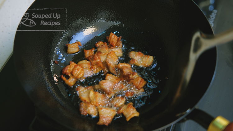 Image of Turn the heat to high and preheat the wok until...