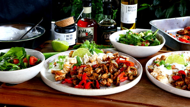 Image of Maishähnchen mit Spitzpaprika & Joghurtsoße