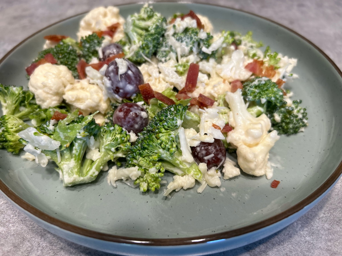 🥦 Sweet & Smoky Cauliflower Broccoli Salad with Maple-Bacon Dressing