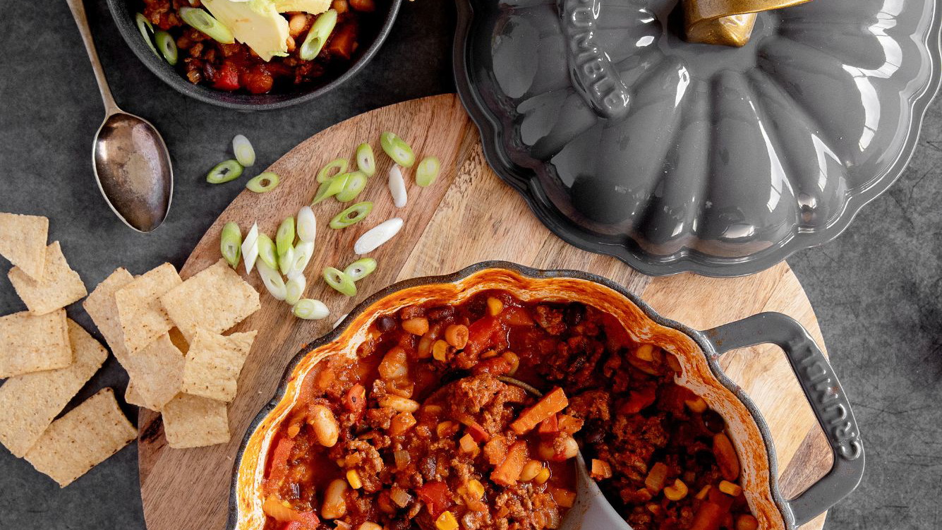 Warming Chilli Con Carne Recipe | Crumble Cookware