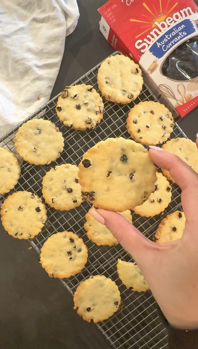 Easy Homemade Rich Tea Biscuits 