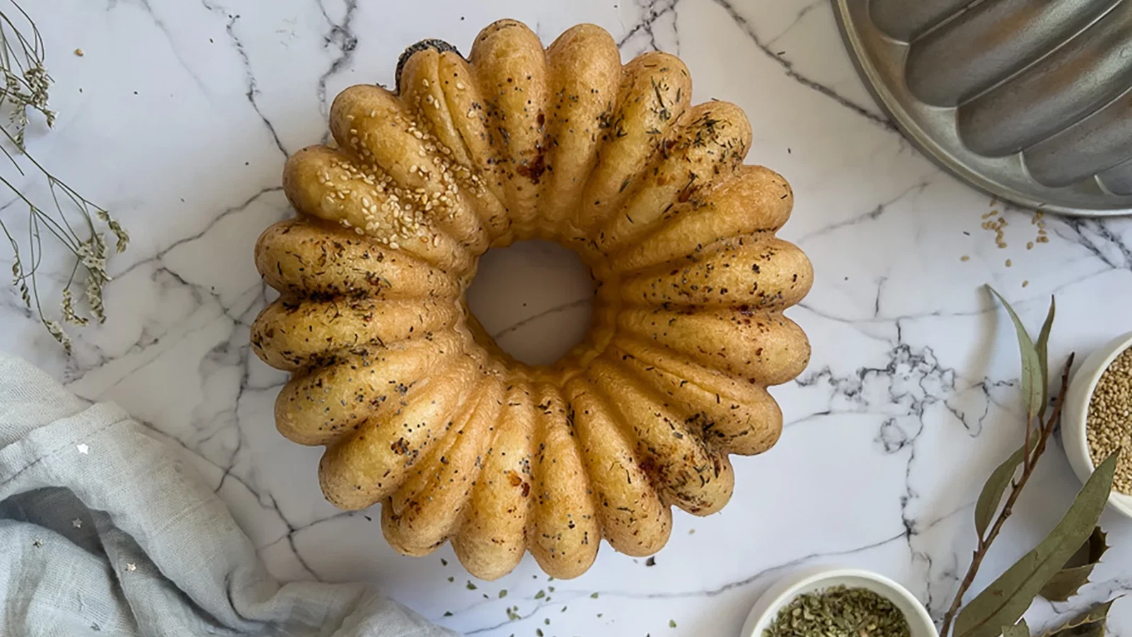 Image of Monkey Bread de ajo, mozzarella y especias