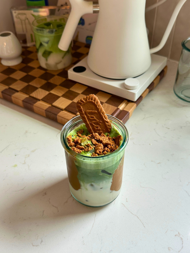 Image of 🍪 Easy Cookie Butter Matcha Latte (How to Make the Viral Café Drink at Home)