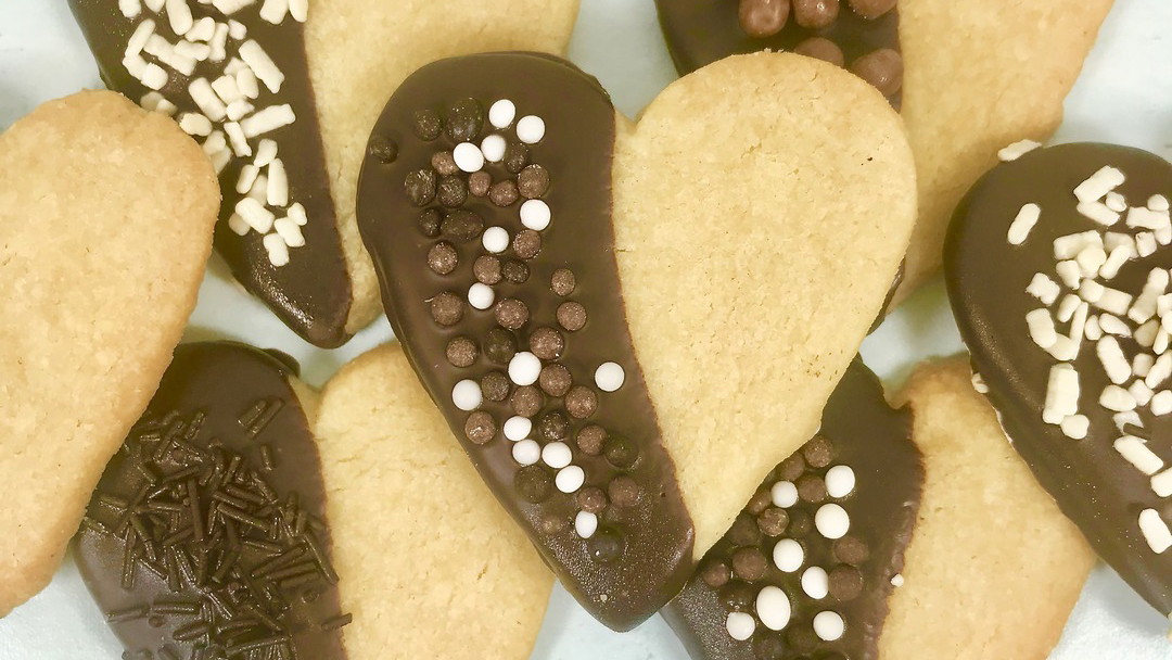Image of Chokladdoppade mördegshjärtan