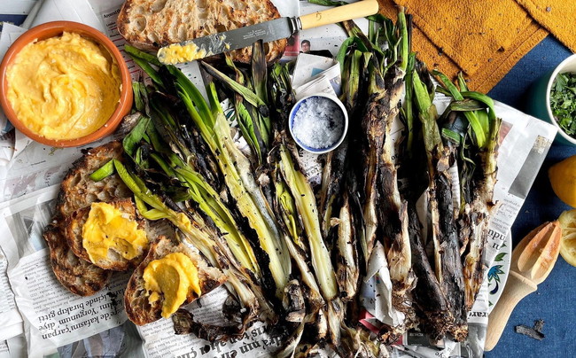 Calçots with Allioli and Charred Sourdough
