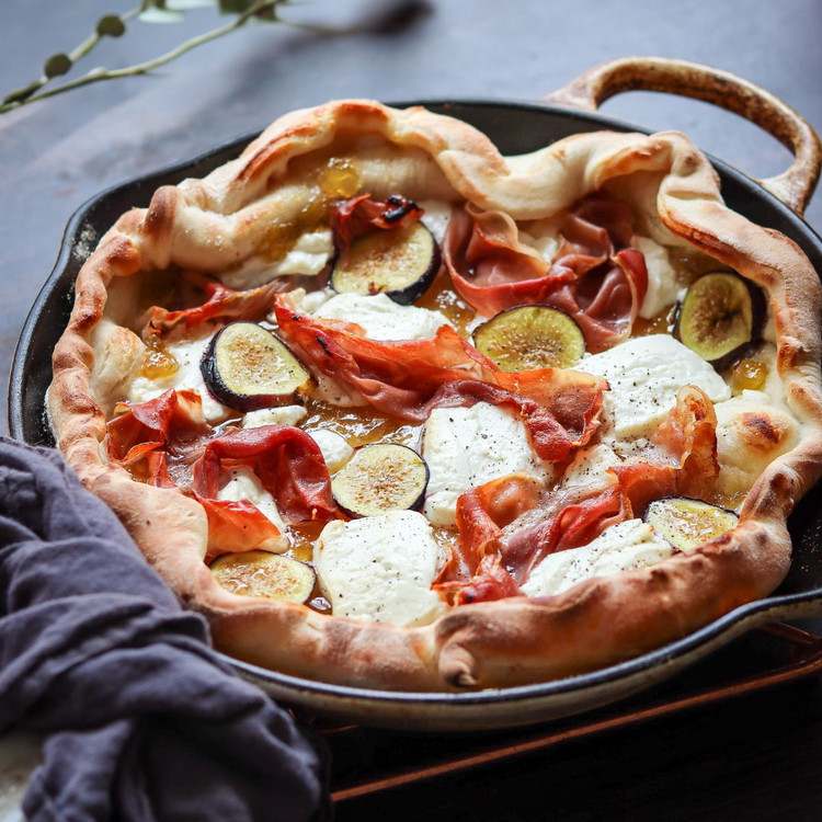 Image of Cook for
8-10 minutes, or until the crust is puffed and golden. Enjoy hot or cold within
2 days. 