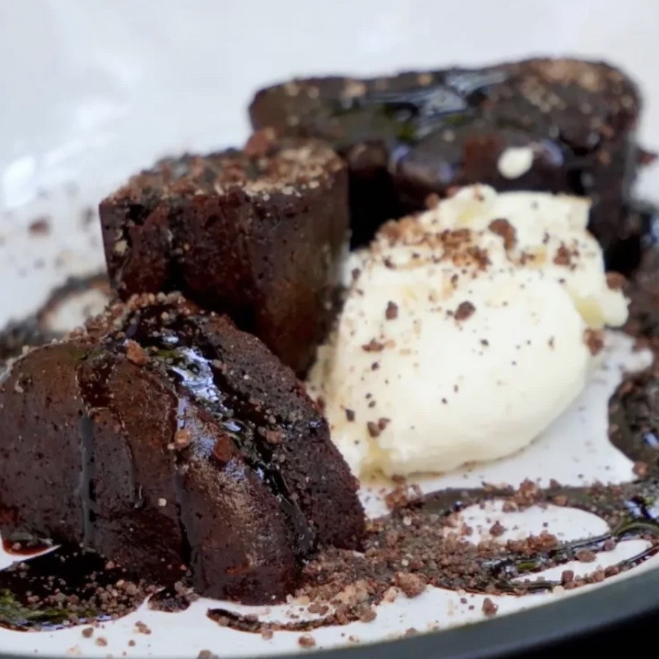 Image of Mesquite-Chocolate Cake | Pastel de Mezquite y Chocolate
