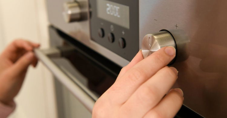 Image of 1️⃣ Préchauffe le four à 190 °C (chaleur tournante). Place...