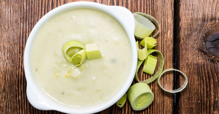 Image of 4️⃣ MontageSur le fond tiédi : fondue de poireaux en...