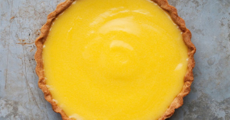 Image of 1️⃣ Pâte sucrée & cuisson à blancSable farine + beurre + sel (+ poudre d’amande) du bout des doigts. Incorpore sucre glace, puis œuf. Fraise rapidement sans trop travailler.Forme un disque, filme et réfrigère 30 min.Abaisse (≈ 3 mm), fonce...