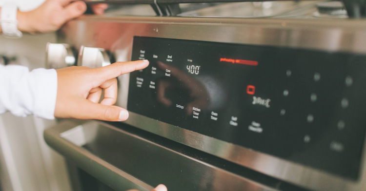 Image of 1️⃣ Préchauffe & moule.Four à 180 °C (chaleur tournante). Beurre...