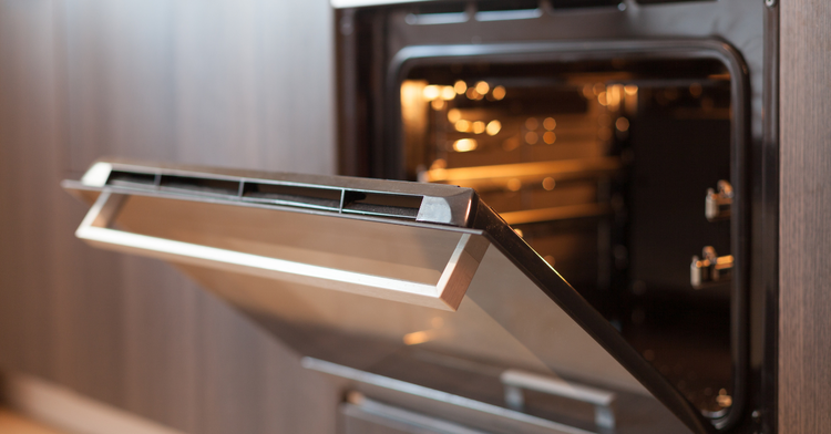 Image of 1️⃣ Préchauffe & fonce.Four 180 °C (chaleur tournante). Fonce le...