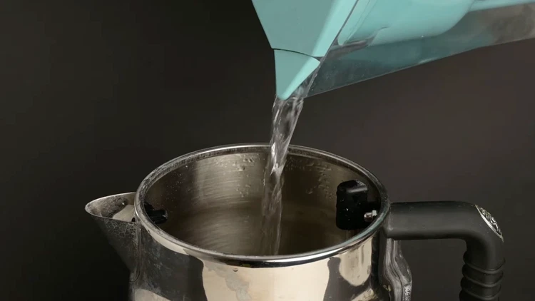 Image of Experts agree that the best temperature for matcha lies between 60°C and 80°C (140°F to 176°F). Boil, then cool the water temperature for matcha: boil your water to 100°C (212°F), then let it sit for about 5-7 minutes to cool...
