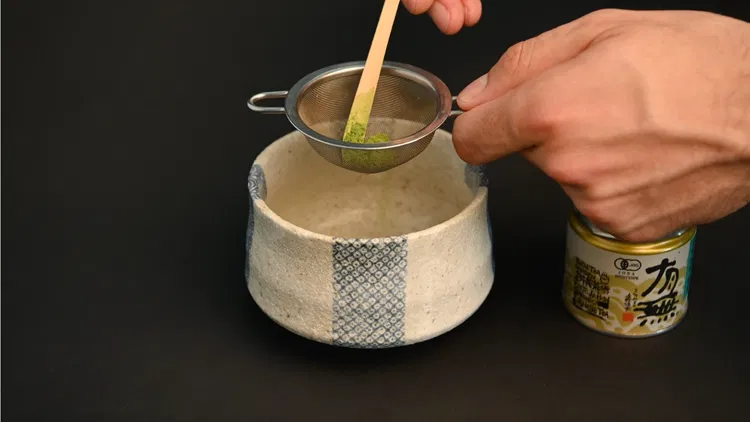 Image of When matcha powder is exposed to the humidity in the...