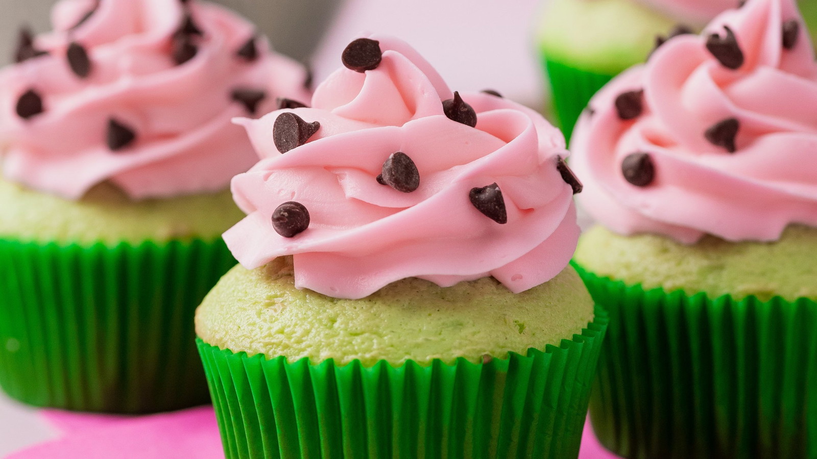 Watermelon Cupcakes with Watermelon Extract