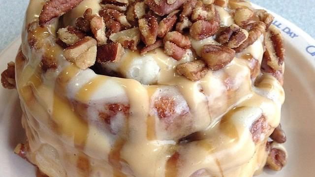 Cinnabon-Style Caramel Pecan “Pecanbons” with Cinnabon Flavor