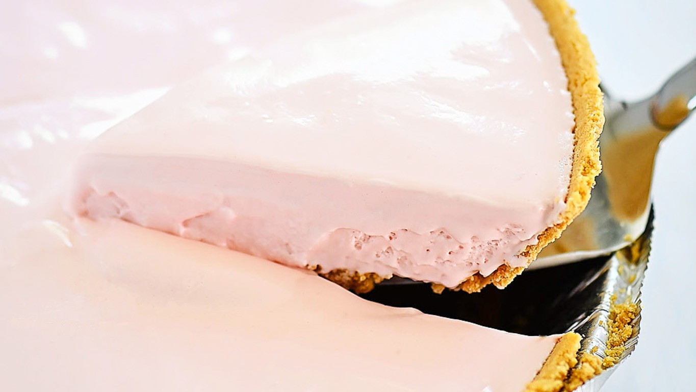 Frozen Pink Lemonade Cream Pie
