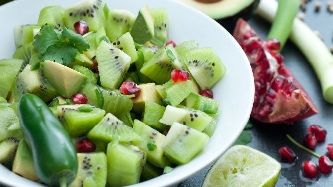 Zesty Kiwi Salsa with Jalapeño & Cilantro – Bright Fruit Salsa for Tacos & Grilled Fish