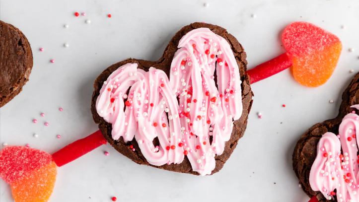 Cupid’s Arrow Red Vines Brownies – Festive Licorice-Topped Valentine Treats