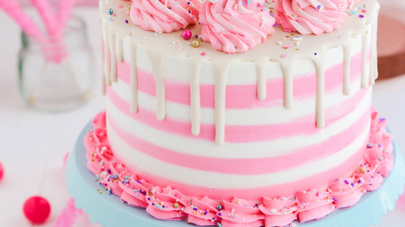 Bubble Gum Layer Cake – Fluffy Reverse‑Creamed Cake with Bubblegum Flavor