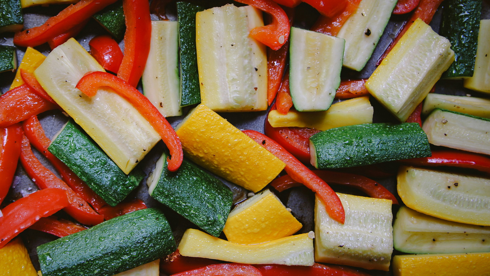 Image de légumes rôtis aux fines herbes et à l’ail
