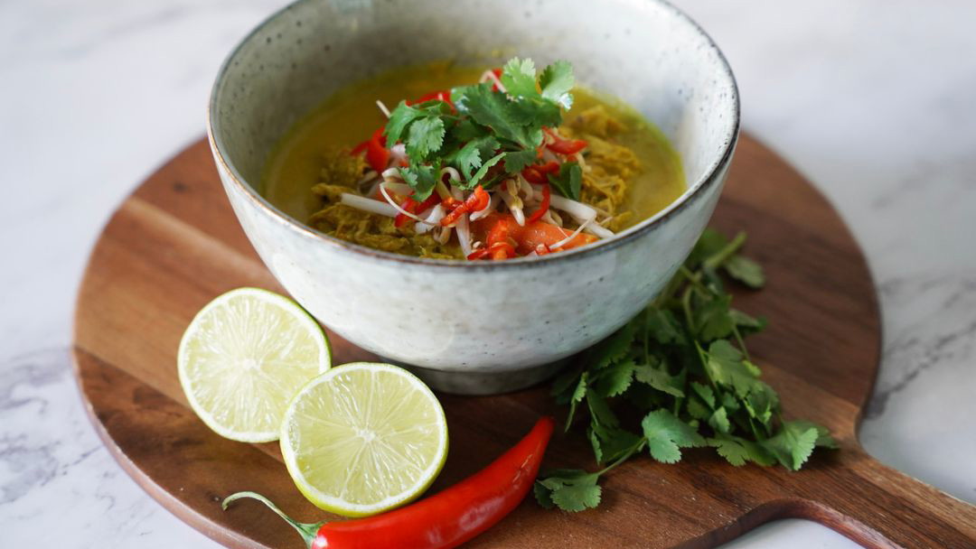 Slow cooked chicken laksa