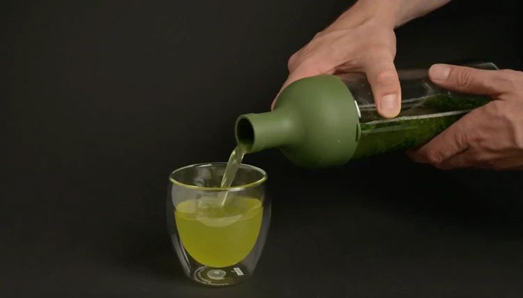 Image of Sip and enjoy the smooth, sweet, and refreshing flavor of cold brew gyokuro. 