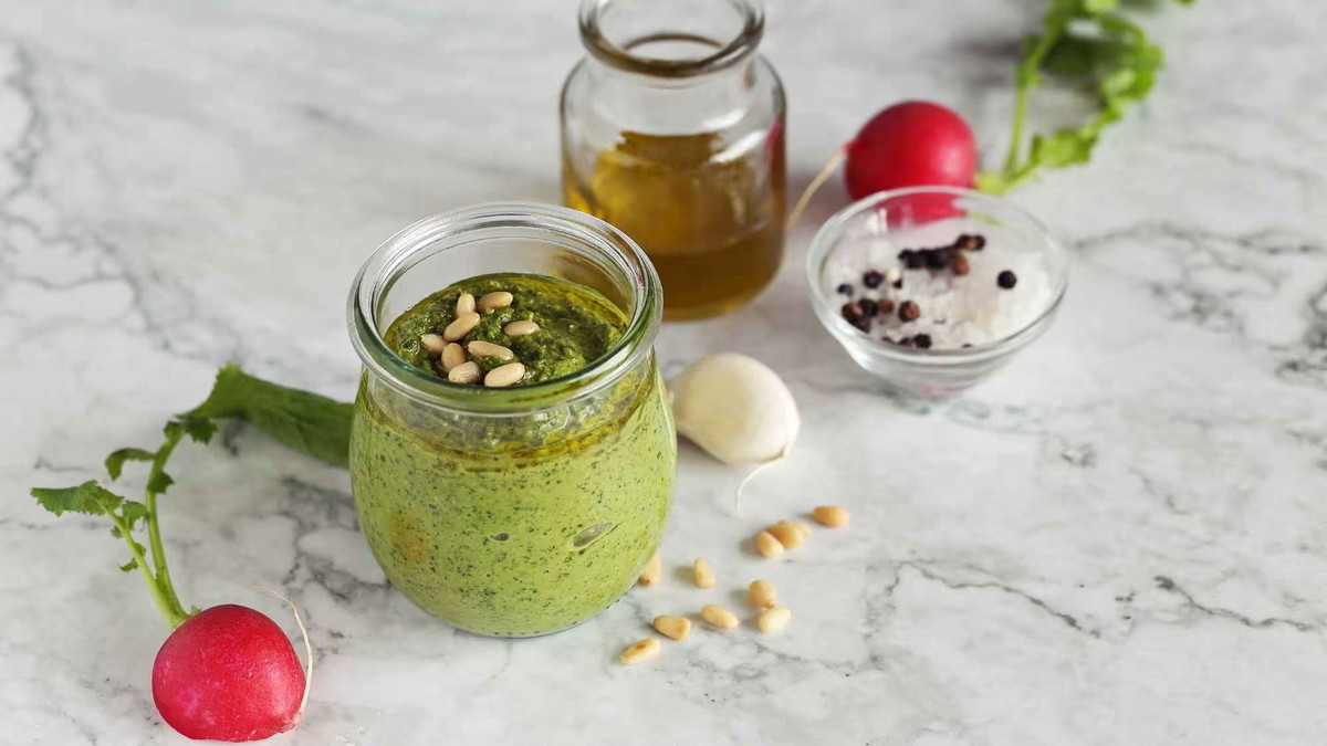 🥣 Pesto de fanes (carottes, radis) anti-gaspi 🌿🥕