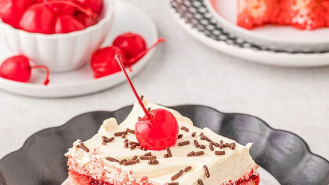 Cream Soda Flavor Extract Poke Cake – Moist & Nostalgic Dessert