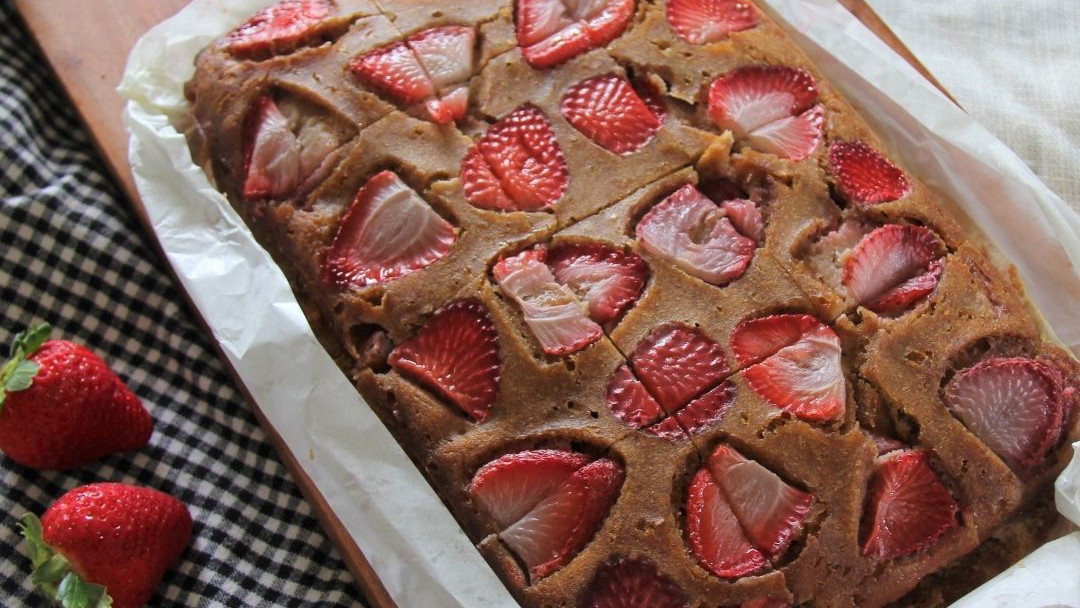 Strawberry Teacake