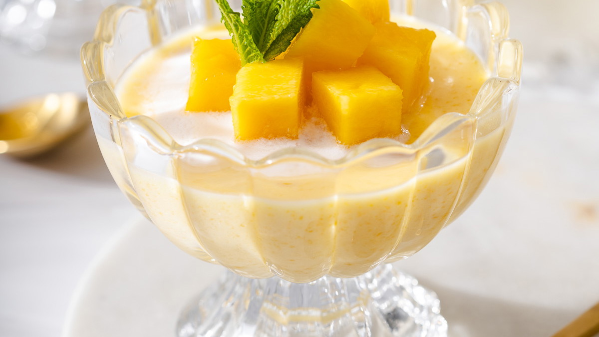 Velvety Mango Panna Cotta with Mango Flavor Extract – Silky Tropical Dessert