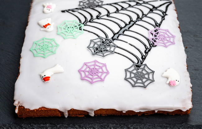 Image of Halloween Spinnennetzkuchen