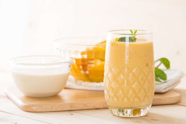 OATSIDE Mango Yogurt Smoothie