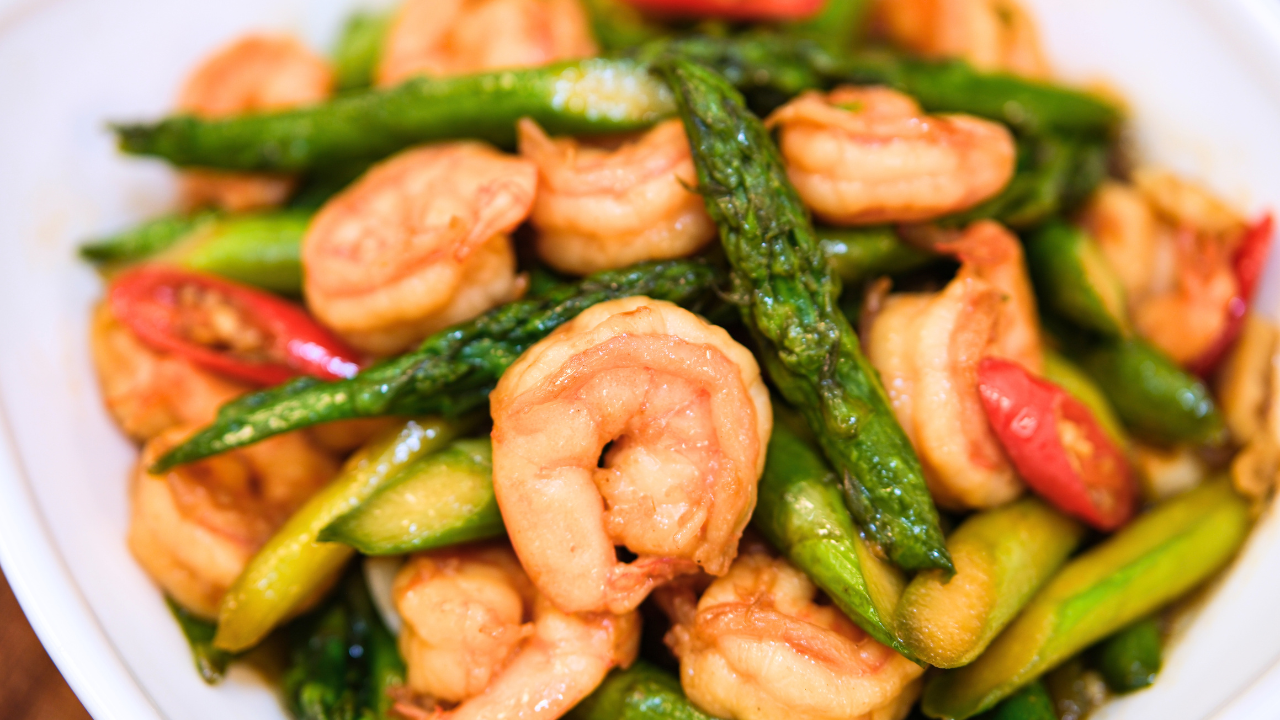 Image of 10-Min Asparagus and Shrimp Stir Fry Recipe