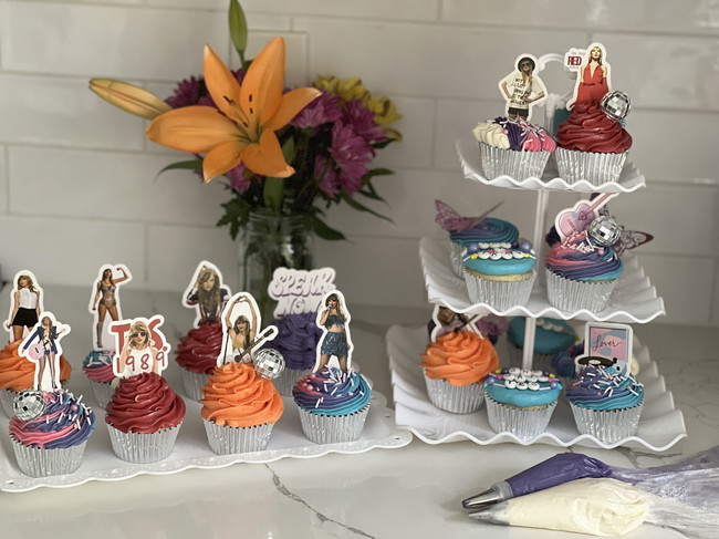 Image of Kootek Taylor Swift Cupcakes