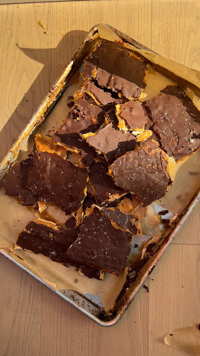 Image of tahini toffee matzah bark